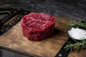 Вкусный рецепт стейка из говяжьей вырезки